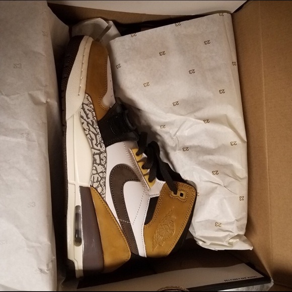 Nike Other - Air Jordan Legacy 312